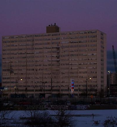 Jan Tichy leads community art project to "light" the last high-rise at Cabrini-Green